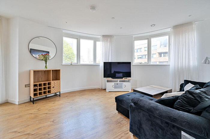 2 Bedroom Flat For Sale In Manor Place, Elephant And Castle, London, SE17