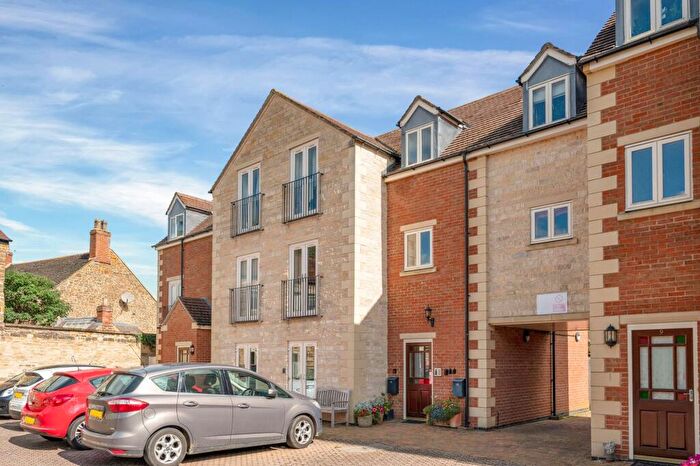 2 Bedroom Flat For Sale In Lodge Stables, Burley Road, Oakham, LE15
