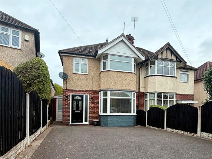 3 Bedroom Semi-Detached House For Sale In Josiah Road, Birmingham, B31
