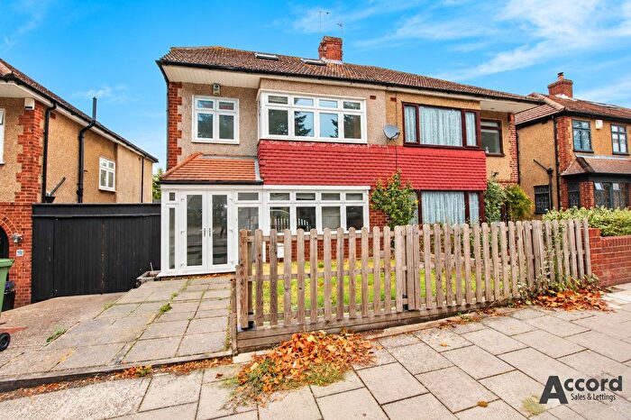 4 Bedroom Semi-Detached House To Rent In Pettits Boulevard, Romford, RM1
