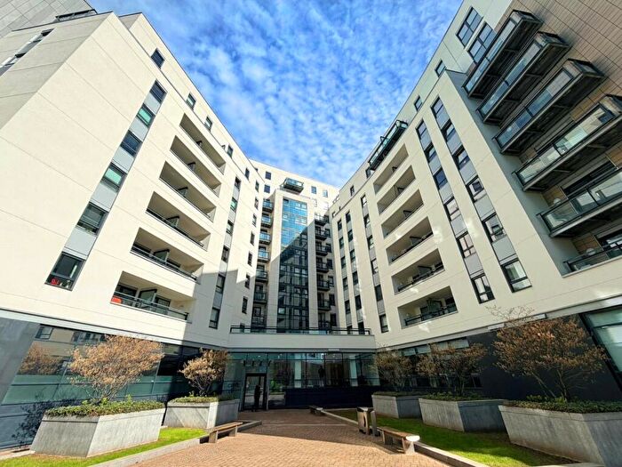 1 Bedroom Apartment For Sale In Gateway East, Marsh Lane, Leeds, LS9