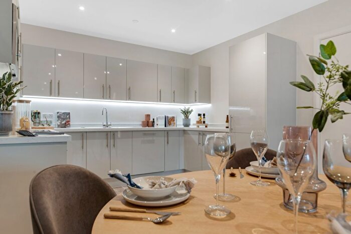 3 Bedroom Flat For Sale In Pier Road, London, E16