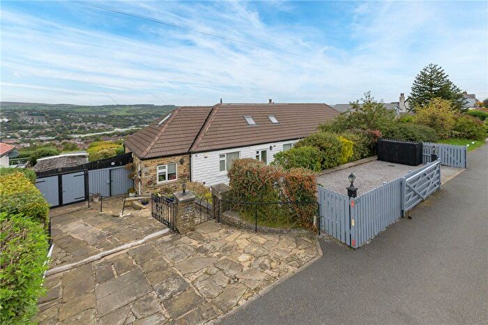 4 Bedroom Semi-Detached House For Sale In Wrosecliffe Grove, Bradford, West Yorkshire, BD10