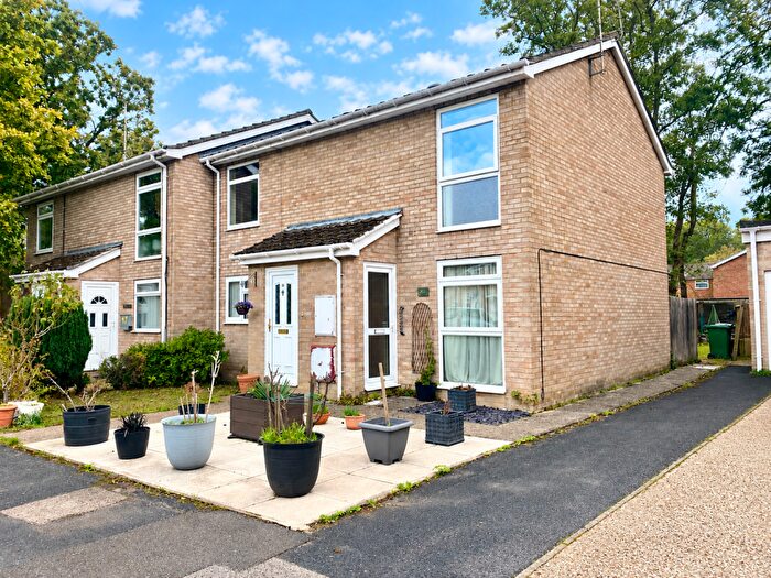 2 Bedroom Flat To Rent In Barrington Close, SO50