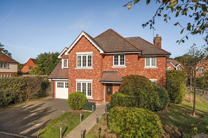 4 Bedroom Detached House For Sale In Henderson Close, Woodley, Reading, Berkshire, RG5