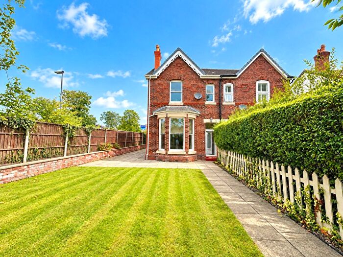 3 Bedroom Semi-Detached House For Sale In Lyndale Avenue, Fearnhead, Warrington, WA2