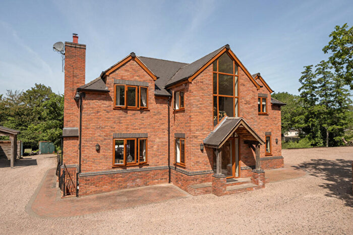 4 Bedroom Detached House For Sale In Kingsford Lane, Wolverley, DY11