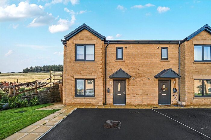 3 Bedroom Semi-Detached House For Sale In Acorn Rise, Linthwaite, Huddersfield, West Yorkshire, HD7