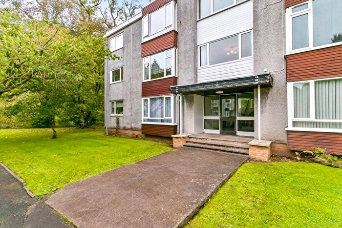 3 Bedroom Flat For Sale In Bankholm Place, Clarkston, G76