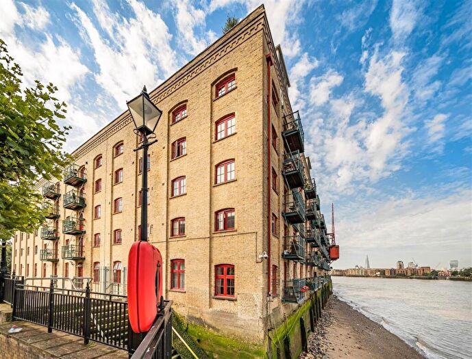 1 Bedroom Flat For Sale In Rotherhithe Street, Rotherhithe, SE16
