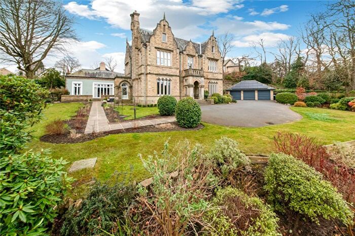 6 Bedroom Detached House For Sale In Calf Hill Road, Holmfirth, HD9