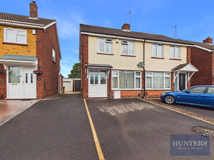 3 Bedroom Semi-Detached House For Sale In Denbigh Road, Cheltenham, GL51