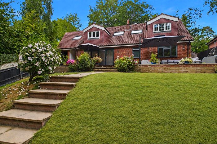 5 Bedroom Detached House For Sale In Springwood Lane, Burghfield Common, Reading, RG7