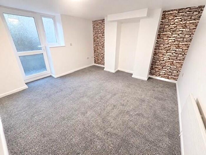 1 Bedroom Apartment To Rent In Wellington Place, Halifax, HX1