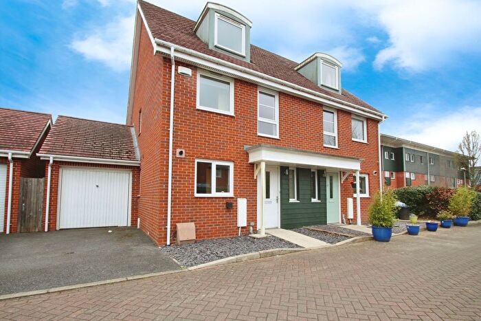 3 Bedroom Semi-Detached House To Rent In Wraysbury Drive, West Drayton, UB7