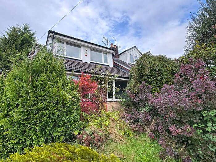 3 Bedroom Semi-Detached House For Sale In Ricroft Road, Compstall, SK6