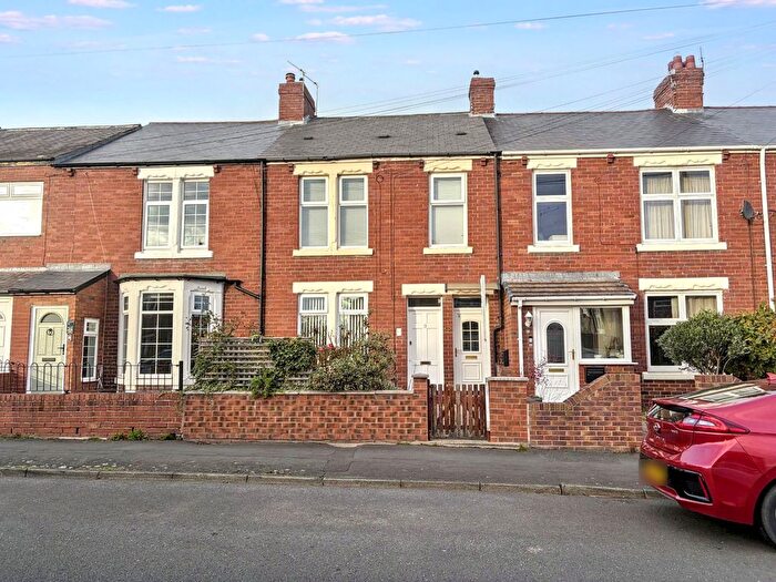 2 Bedroom Flat To Rent In Park Terrace, West Moor, Newcastle Upon Tyne, NE12