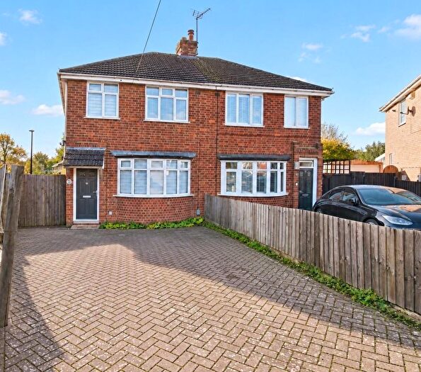 3 Bedroom Semi-Detached House For Sale In Wheatley Avenue, Corby, NN17