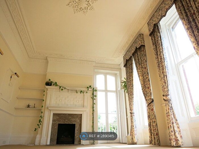 2 Bedroom Flat To Rent In Highlands, Bromley, BR1