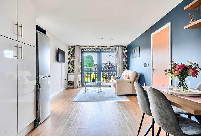 1 Bedroom Apartment For Sale In Malpass Drive, Hanham, Bristol, Gloucestershire, BS15