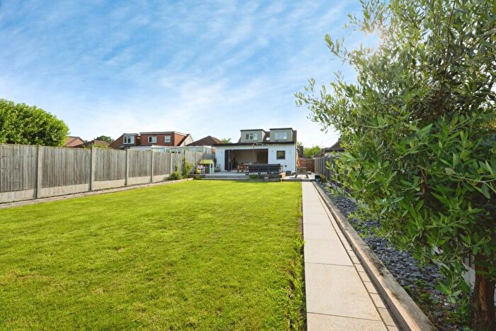 4 Bedroom Bungalow For Sale In Orchard Close, Fetcham, Leatherhead, Surrey, KT22