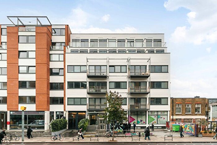 2 Bedroom Flat For Sale In Kingsland Road, London, E8