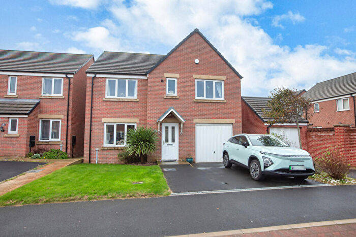 5 Bedroom Semi-Detached House For Sale In Redfern Way, Lytham St. Annes, FY8