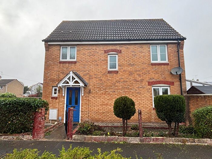 3 Bedroom Detached House To Rent In Horsham Road, Swindon, SN3