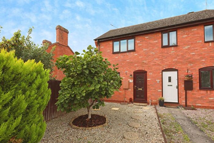 2 Bedroom Semi-Detached House For Sale In Simmons Court, Wellesbourne, Warwick, CV35