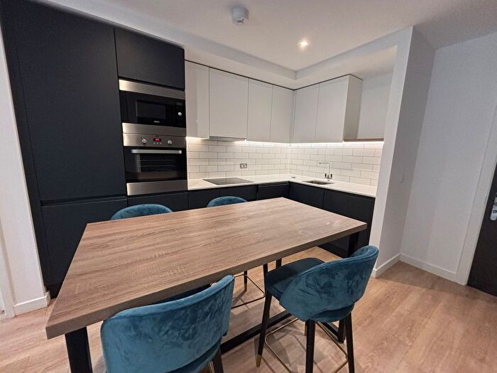 2 Bedroom Flat To Rent In Nobel Way, Manchester, M1