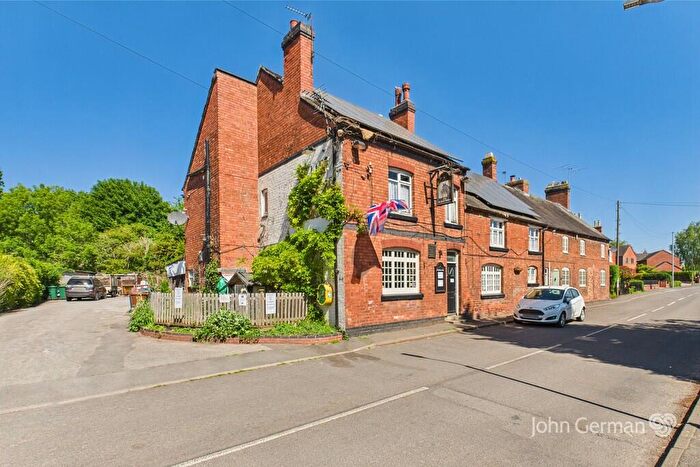 3 Bedroom Semi-Detached House For Sale In Burton Road, Coton-in-the-Elms, DE12