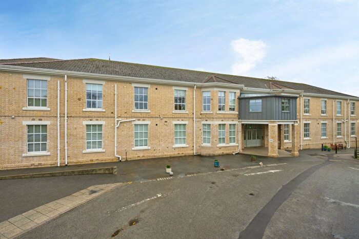 2 Bedroom Flat For Sale In Craigie Drive, Plymouth, PL1