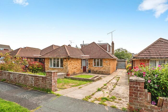 5 Bedroom Bungalow For Sale In Shillinglee, Purbrook, Hampshire, PO7