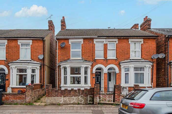 3 Bedroom Semi-Detached House To Rent In Faraday Road, Ipswich, IP4