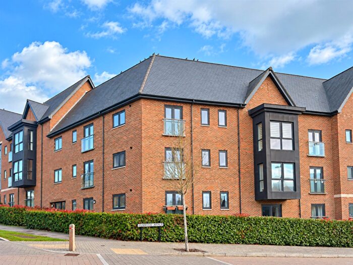 2 Bedroom Flat For Sale In Craftmans Crescent, Burgess Hill, RH15