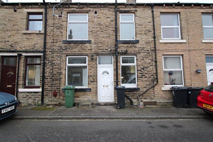 2 Bedroom Terraced House To Rent In Springfield Terrace, Scholes, Cleckheaton, BD19