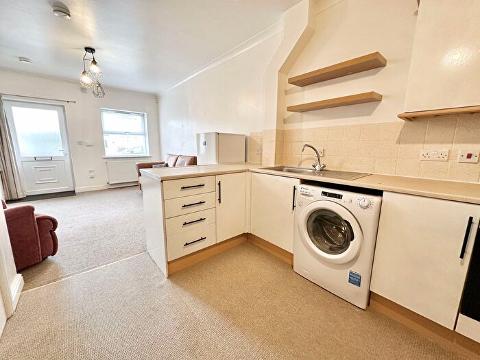 2 Bedroom Semi-Detached House To Rent In West Street, Cleethorpes, DN35