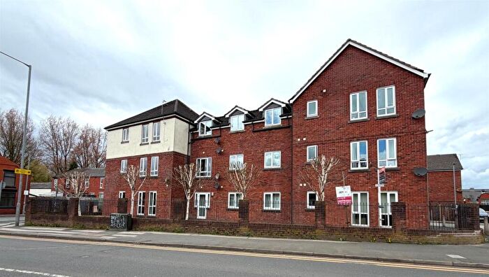 2 Bedroom Apartment For Sale In Heatley Gardens, Bolton Road, Westhoughton, Bolton, BL5