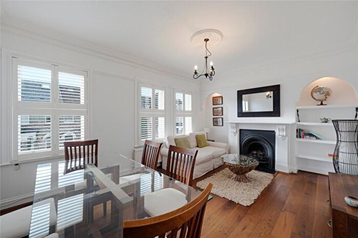 3 Bedroom Apartment For Sale In Sangora Road, SW11