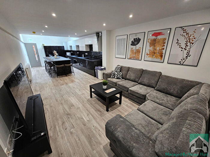8 Bedroom Terraced House To Rent In Tiverton Road, Birmingham, B29