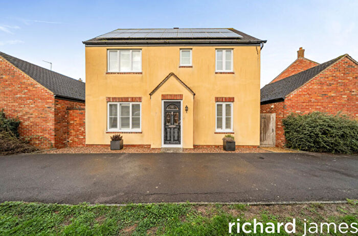 4 Bedroom Detached House For Sale In Twineham Road, Redhouse, Swindon, SN25