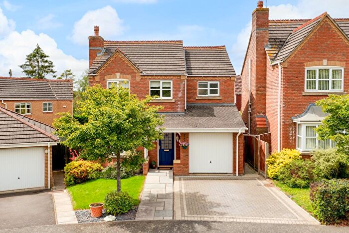 3 Bedroom Detached House For Sale In Walnut Tree Court, Higham Ferrers, NN10