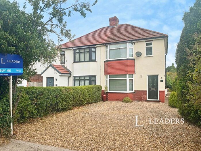 3 Bedroom Semi-Detached House For Sale In Eakring Road, Mansfield, Nottinghamshire, NG18