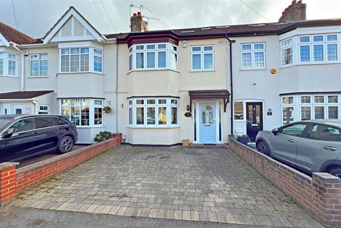 4 Bedroom Terraced House To Rent In Bush Elms Road, Hornchurch, RM11