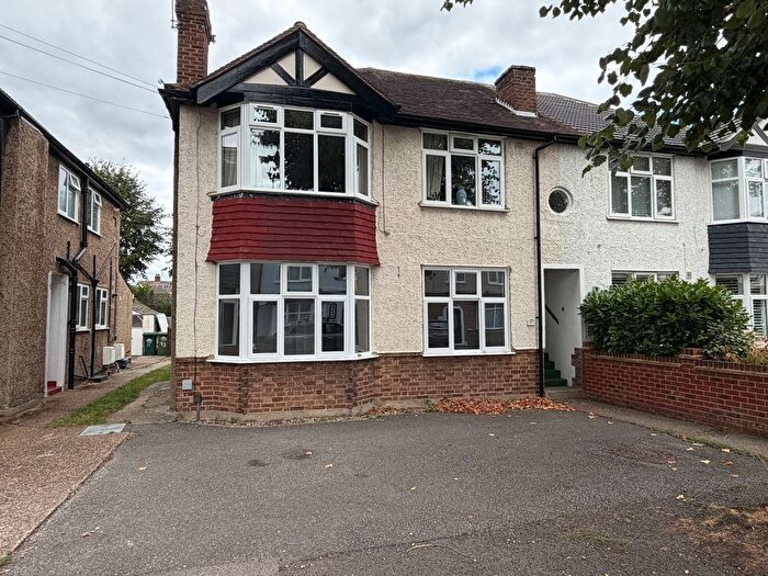2 Bedroom Maisonette To Rent In St Hildas Avenue, Ashford, TW15