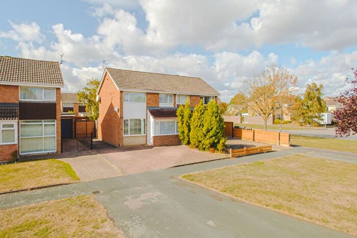 3 Bedroom Semi-Detached House For Sale In Poltondale, Covingham, SN3