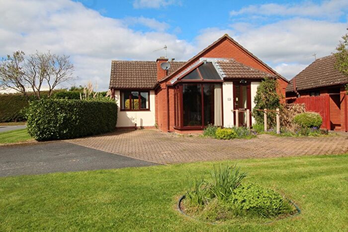 3 Bedroom Bungalow For Sale In Archers Way, Burford, WR15