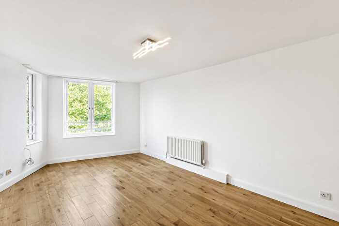 4 Bedroom Flat For Sale In Battersea Church Road, London, SW11