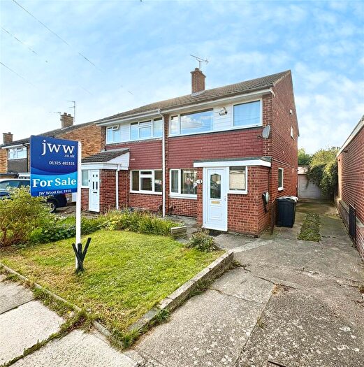 3 Bedroom Semi-Detached House For Sale In Regal Drive, Darlington, DL1
