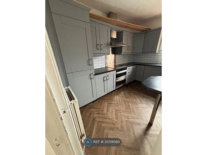 3 Bedroom Flat To Rent In Coats St, Coatbridge, ML5